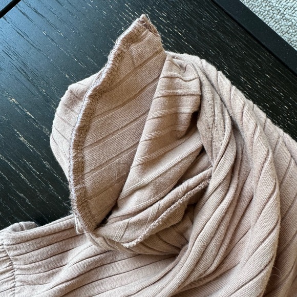 Simons Tan Cropped Tank Top with Shoulder Pads - Picture 4 of 6